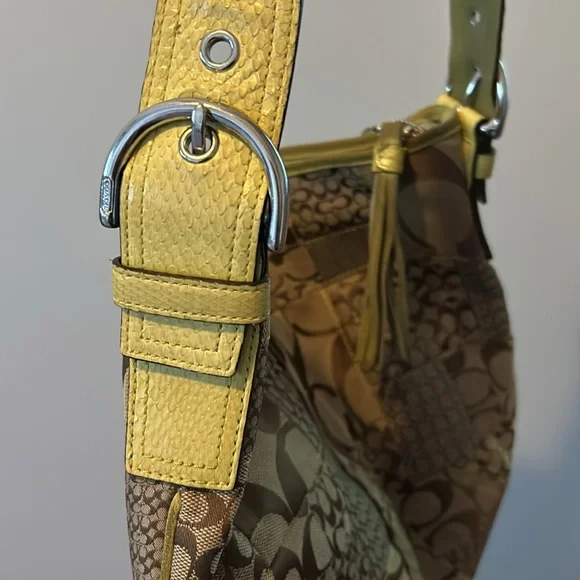 Vintage Coach Exotics Collection Lime green trim zipper closure Hobo bag - Picture 2 of 11